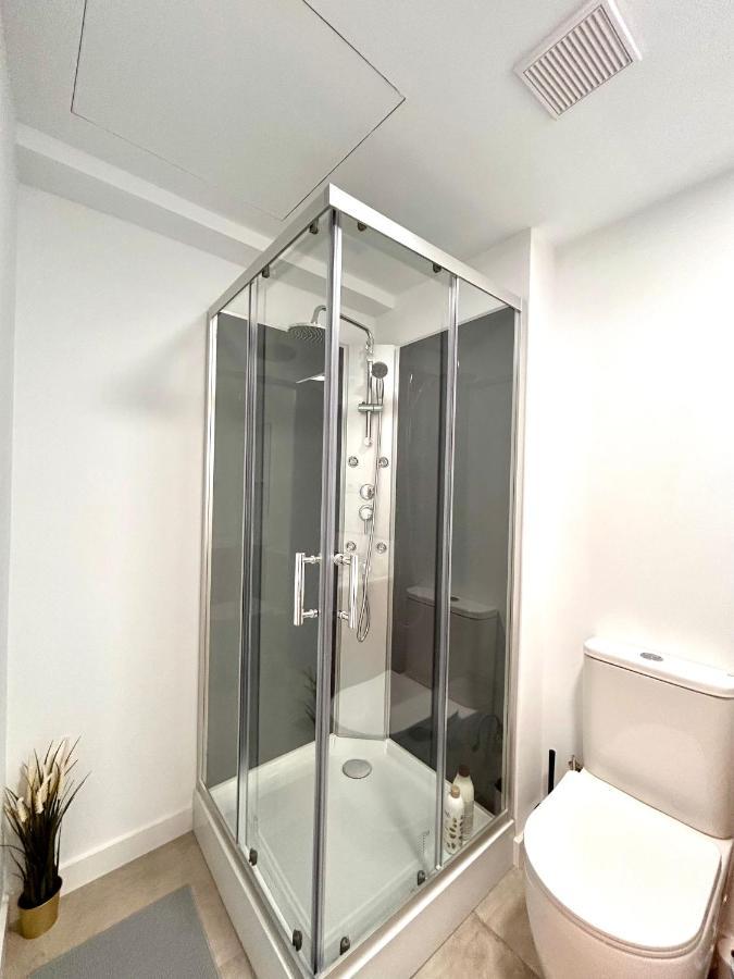 Titanic Dreams Aparthotel Madrid Bagian luar foto