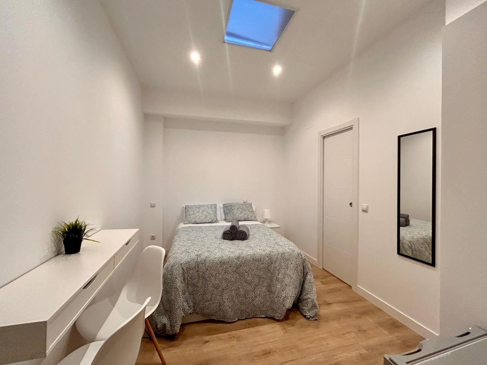 Titanic Dreams Aparthotel Madrid Bagian luar foto